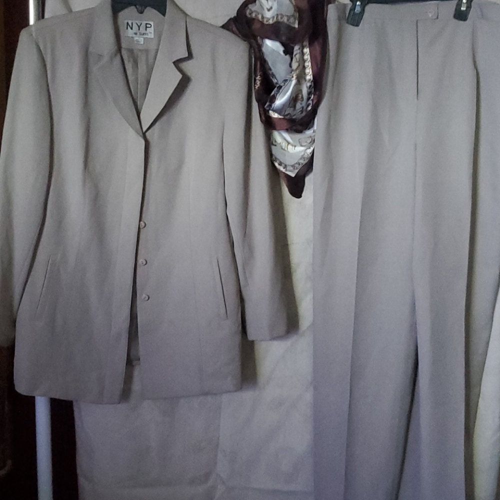 3PC. Woman  Suit